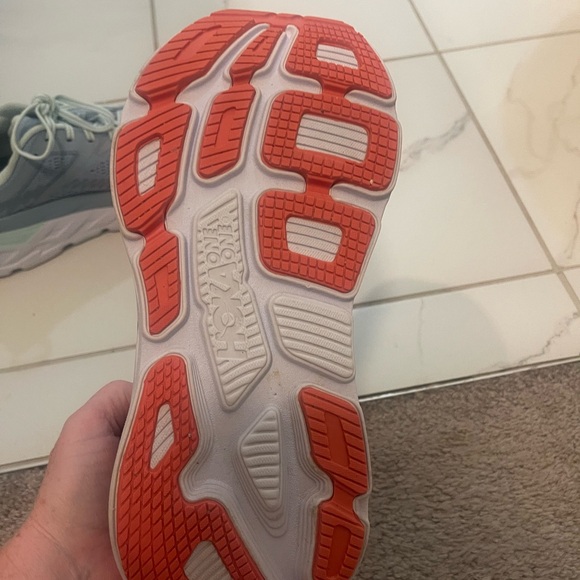 Hoka One Bondi 7 Athletic Shoes with Cushioned Comfort - Picture 2 of 3